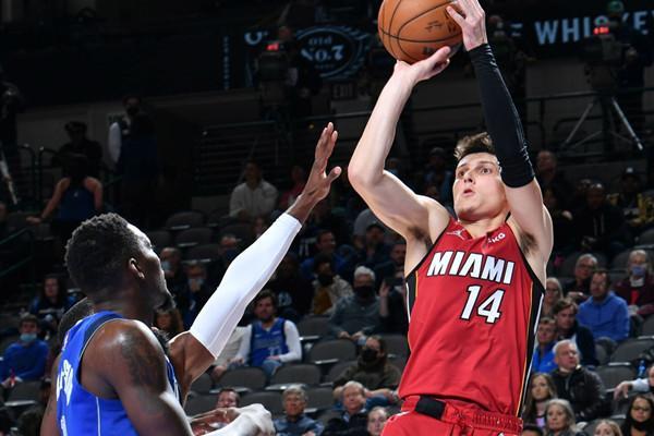 绩的年轻射 绩的年轻射