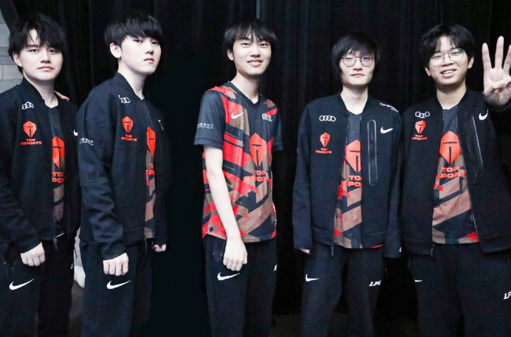 球队在防守 球队在防守